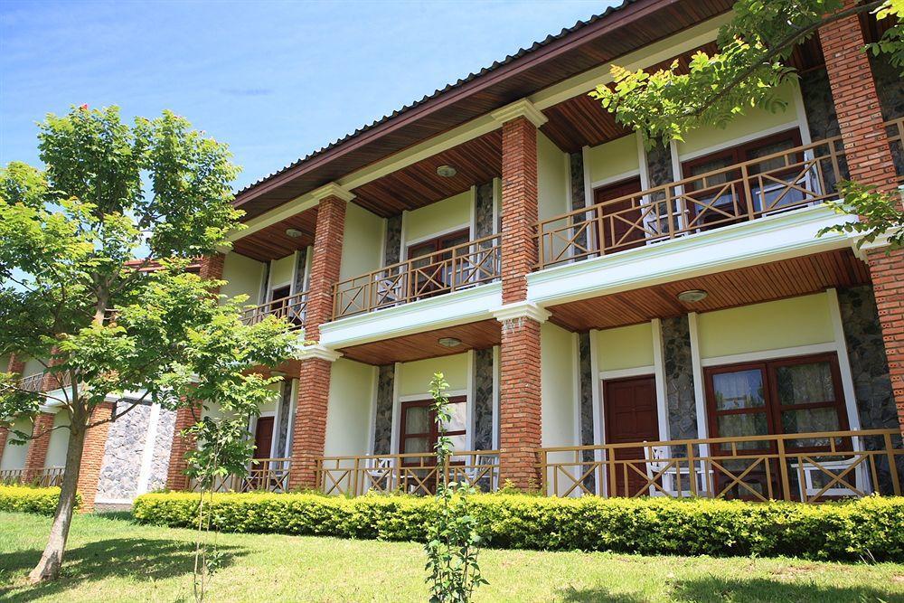 โรงแรมวันสนา เพลน ออฟ จาร์ เมืองโพนสะหวัน ภายนอก รูปภาพ