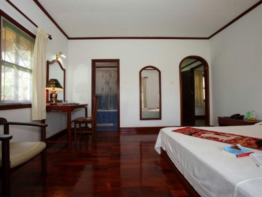 โรงแรมวันสนา เพลน ออฟ จาร์ เมืองโพนสะหวัน ภายนอก รูปภาพ