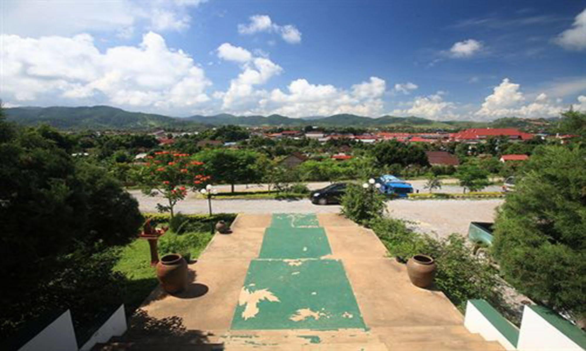 โรงแรมวันสนา เพลน ออฟ จาร์ เมืองโพนสะหวัน ภายนอก รูปภาพ